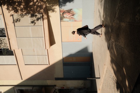 Travel, frame 27