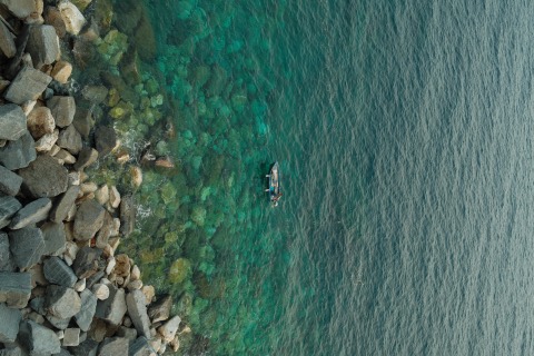 Travel, frame 17